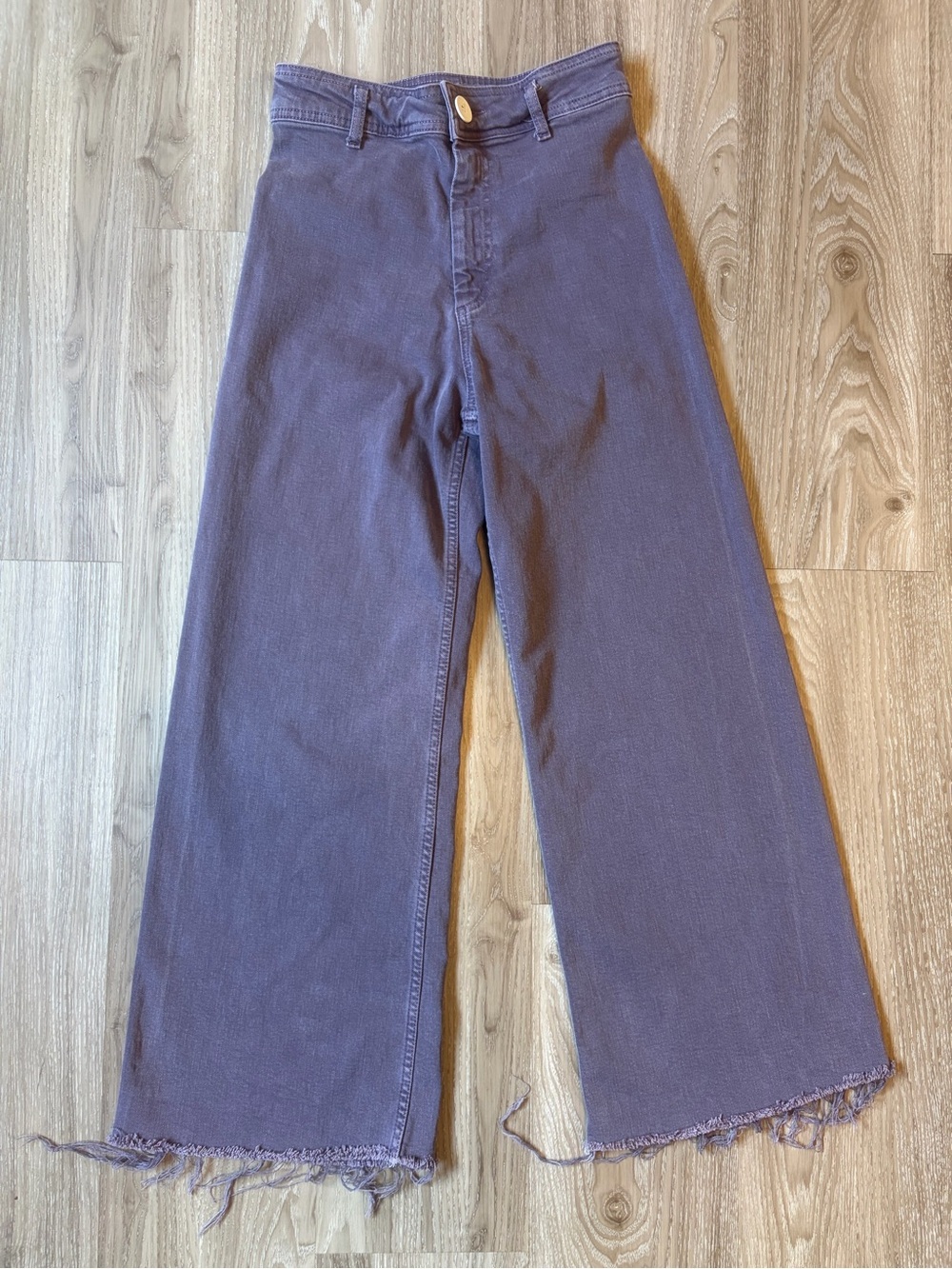 Zara women’s dusty gray High-Waist wide leg Jeans size 4
